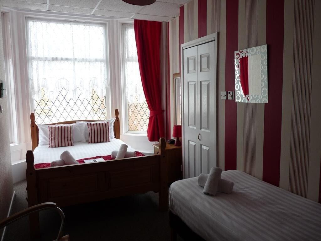 Hotel Hilbre 2*